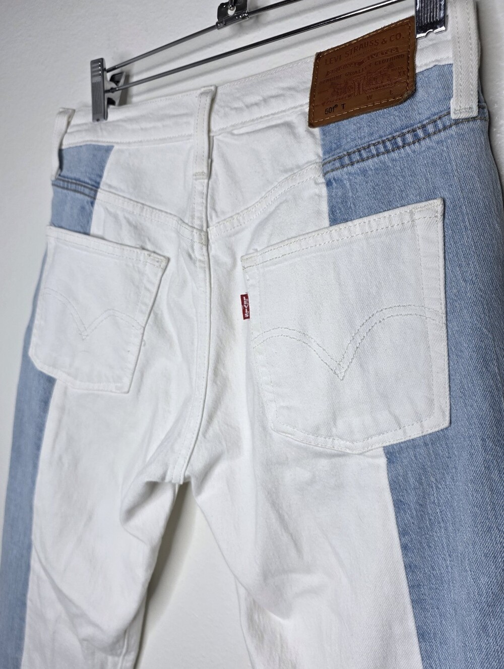 Levi’s Premium 501 Original Crop Pieced Jeans Two Tone White Blue Colorblock 26 - Picture 4 of 7